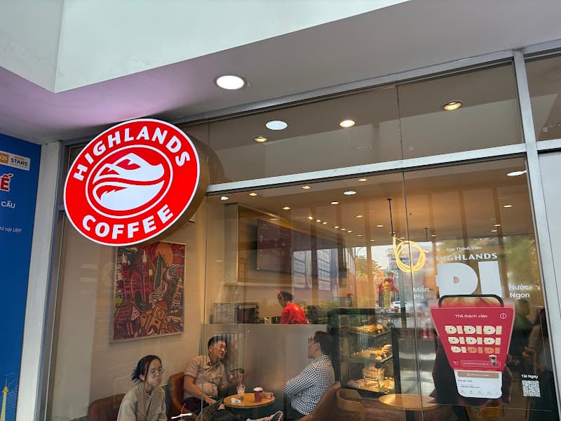 Ảnh bìa Highlands Coffee UEF University HCMC