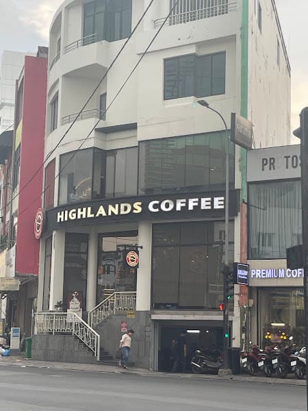 Highlands Coffee Hoàng Việt