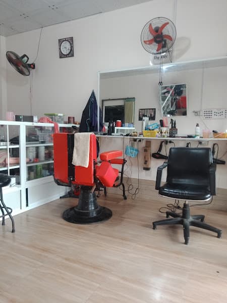 Hình ảnh Tiệm Cắt Tóc Nam Nữ Tân Ái Linh 214 - 4