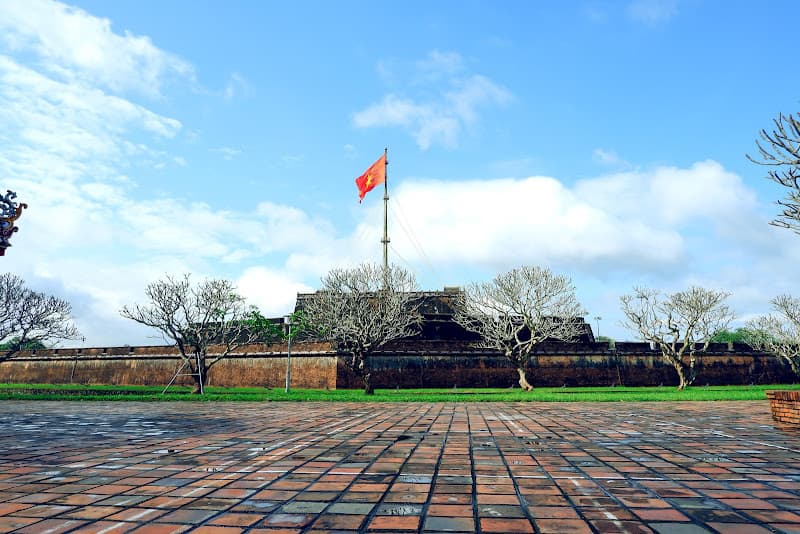 Hình ảnh Phu Văn Lâu - 4