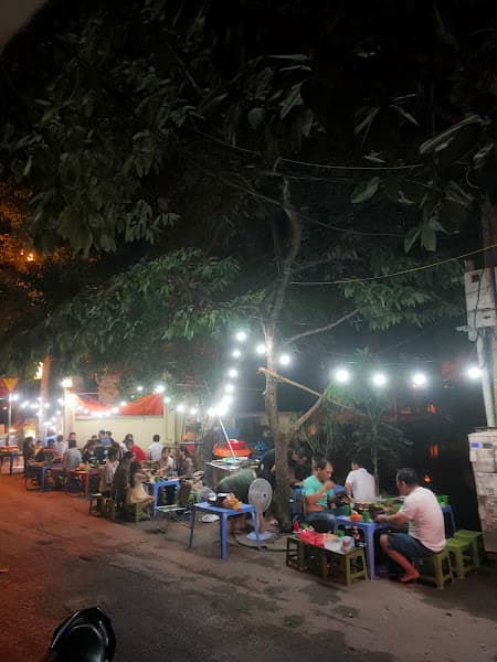 Hình ảnh Gia Đình Quán - Bò nầm nướng sốt me - Lẩu Thái - Bia hơi Hà Nội - 2