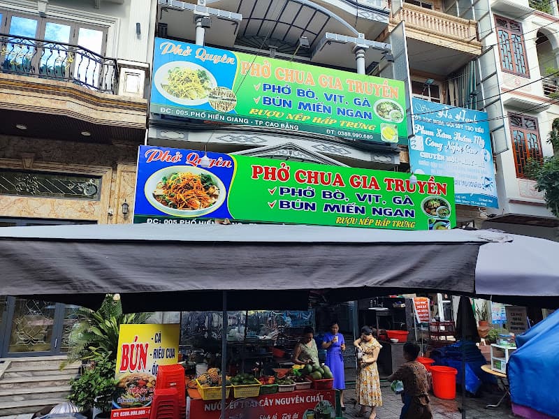 Phở Chua Gia Truyền Quyên
