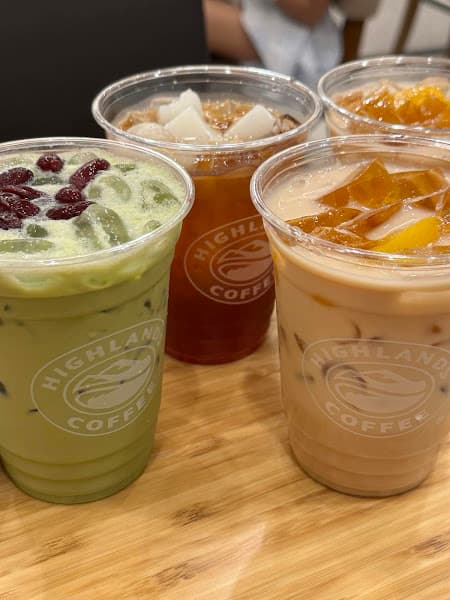 Hình ảnh Highlands Coffee 102 Pham Van Dong Hue - 3