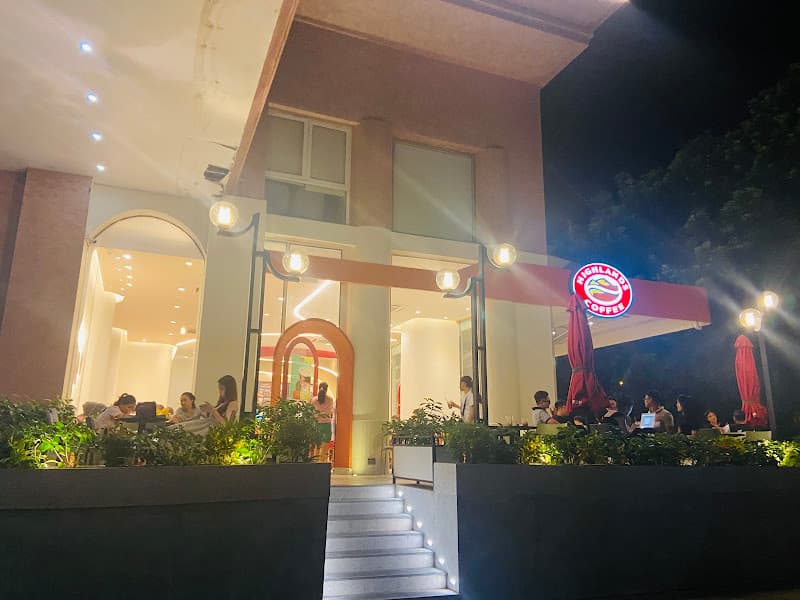 Highlands Coffee Phu Dong Hotel