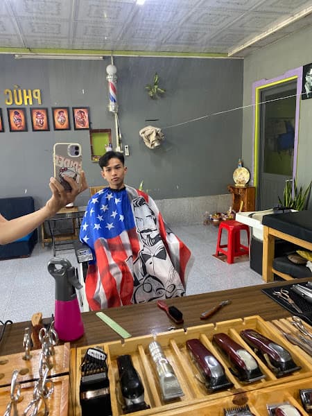 Hình ảnh Tiệm tóc nam Phúc Barber - 4