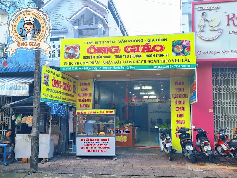 Cơm sinh viên, văn phòng và gia đình Ông Giáo