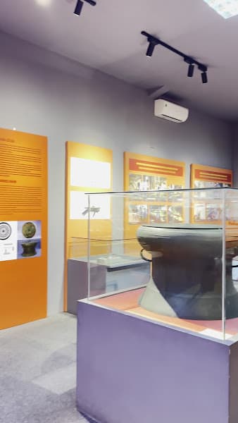 Hình ảnh Bảo Tàng Trưng Bày Cổ Vật Thành Cổ Loa - 2