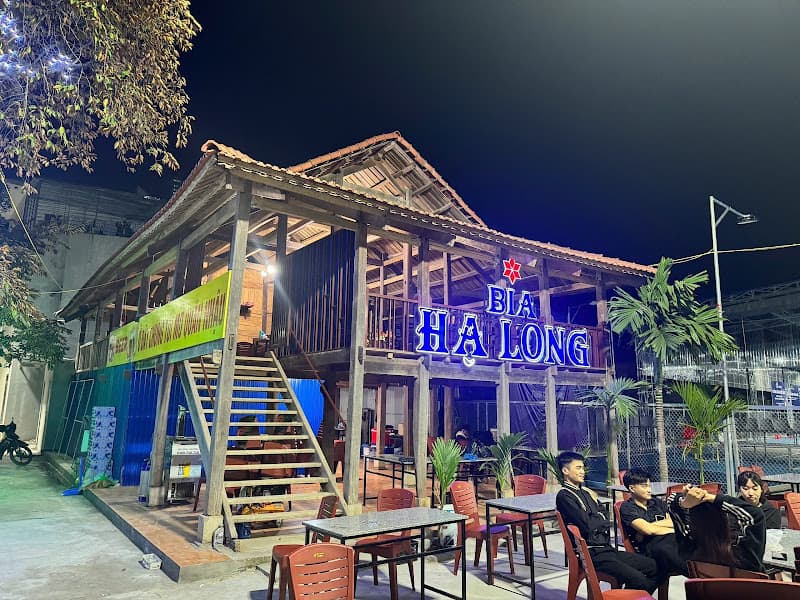 QT PICKLEBALL & BEER