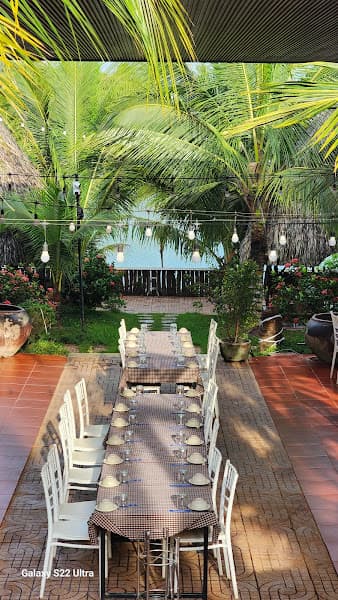 Nhà hàng Cơm niêu Vườn dừa