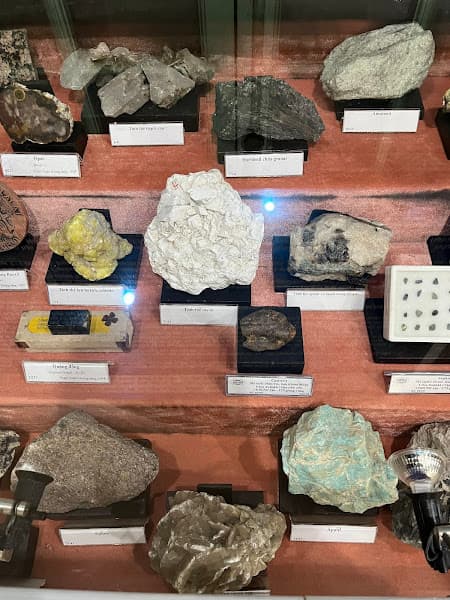 Hình ảnh Bảo Tàng Địa chất - 4