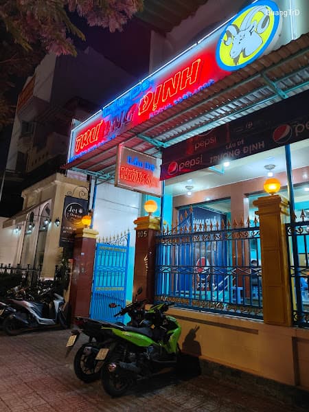 Lẩu dê Trương Định.