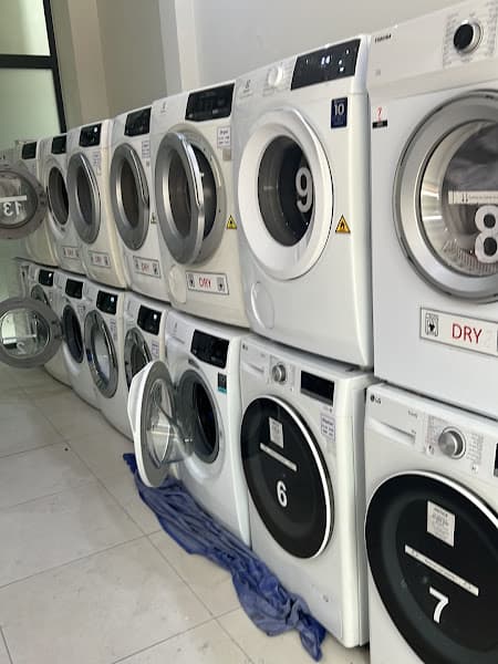 Dan's Wash & Stay - Self Service Laundry & Storage Luggage