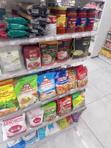 Hình ảnh FamilyMart Nguyễn Văn Hưởng - 2