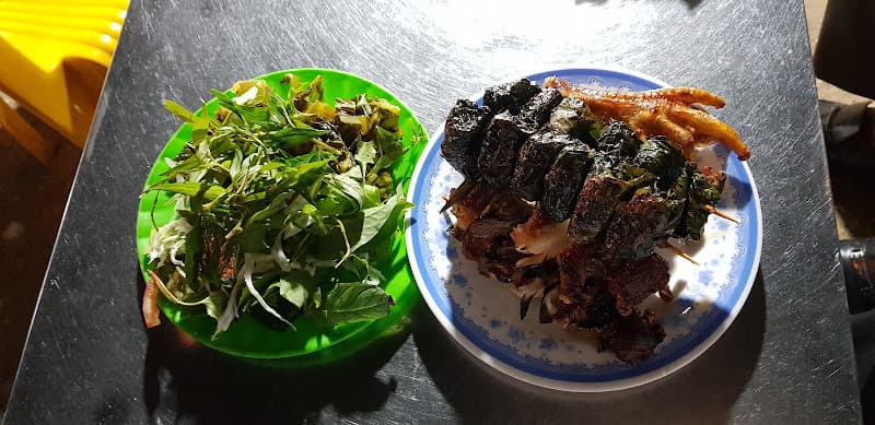 Quán nhậu vỉa hè.