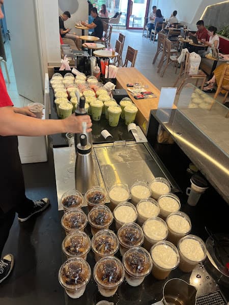 Hình ảnh Highlands Coffee KDT Nga 5 Cat Bi HP - 3