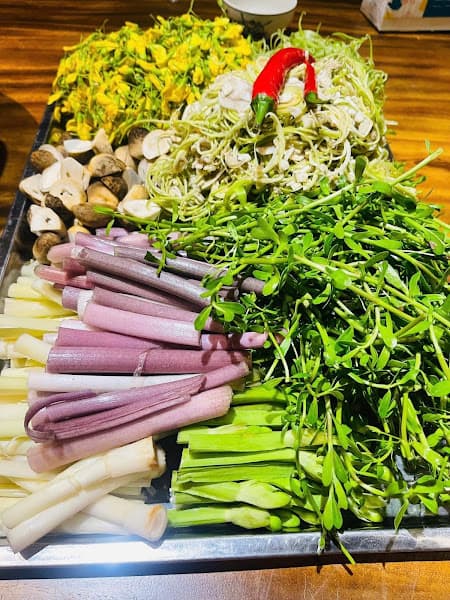 Hình ảnh NHÀ HÀNG HẢI SẢN QUỲNH LƯU QUÁN - 4