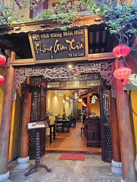 Không Gian Xưa - 76 Lê Lợi, Huế