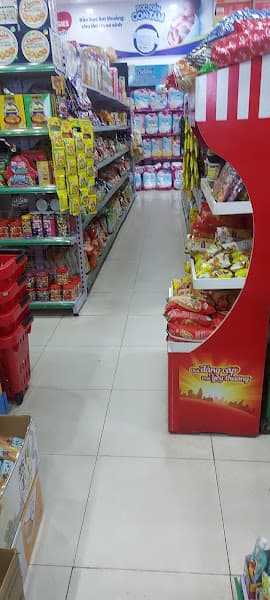 Hình ảnh Family Mart - Siêu thị mini Roòn - 4