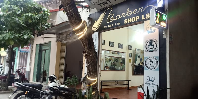 Hình ảnh Hoàng Bờm Barber - Tattoo - 5