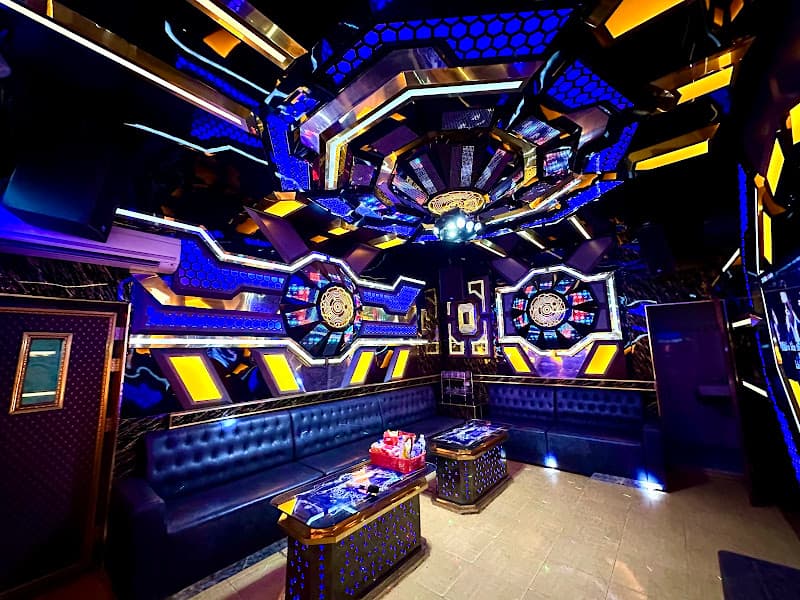 Ảnh bìa CA PHÊ KARAOKE LUYỆN HỒNG