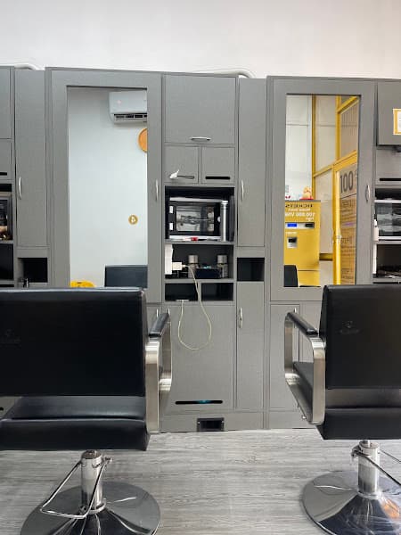 Ảnh bìa The Cut Station