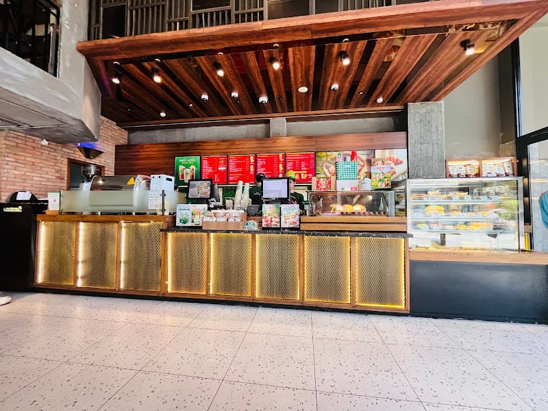 Hình ảnh Phúc Long Coffee & Tea (Phan Xích Long) - 3