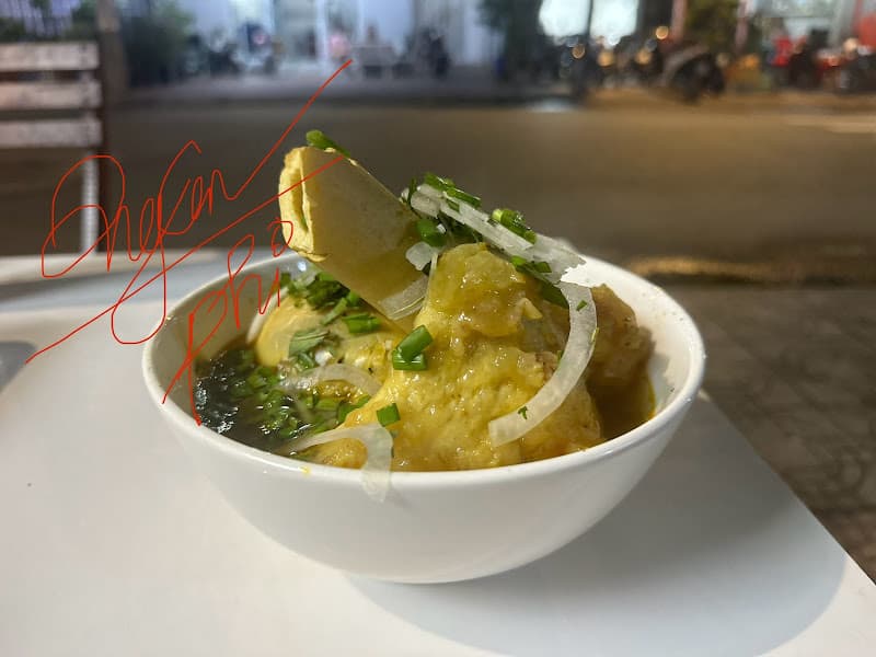 Hình ảnh Bún Bò Huế Cơm gà xối mỡ , Xí Quách , súp bò viên - 6