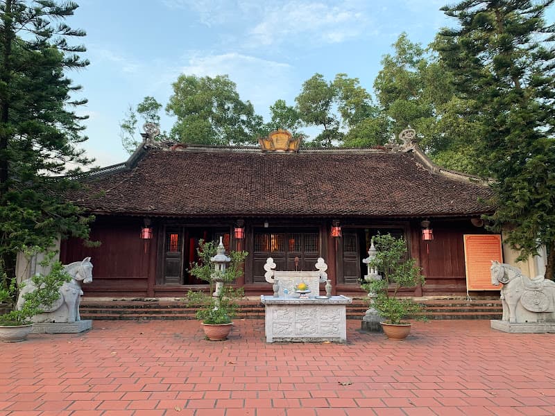 Hình ảnh Đền Cao thờ 5 thần họ Vương - 3