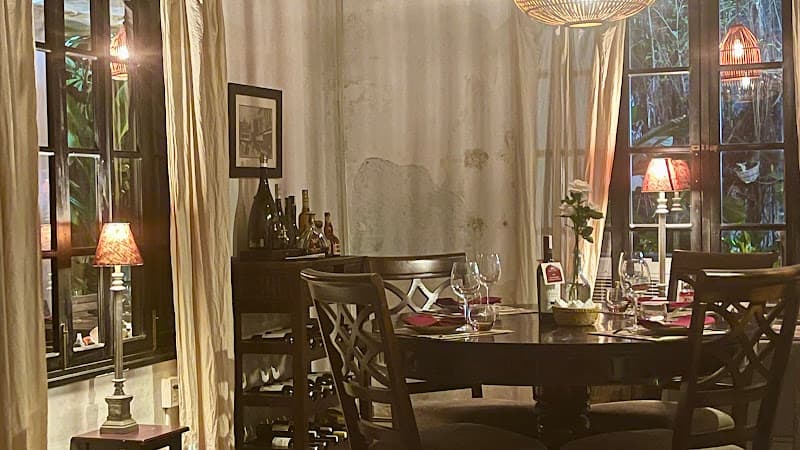 Nhà hàng Dinner at Cim's