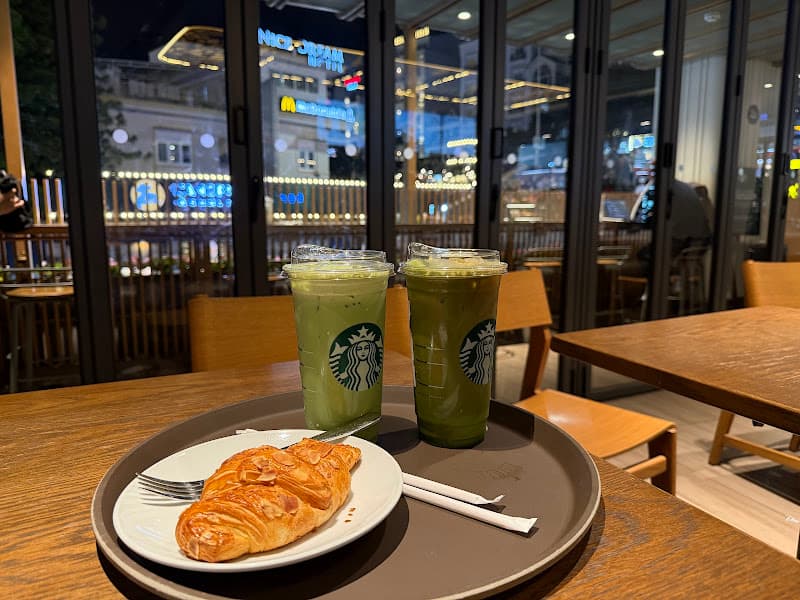 Hình ảnh Starbucks Galaxy Tulips Đà Lạt - 2