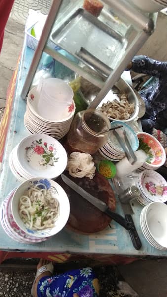 Hình ảnh Bánh canh vỉa hè đường số 3 - 3