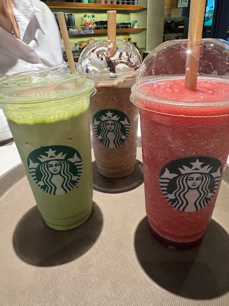 Hình ảnh Starbucks Coffee New World - 3
