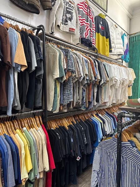 Hình ảnh RUSTY VINTAGE 2HAND STORE HUẾ - 2