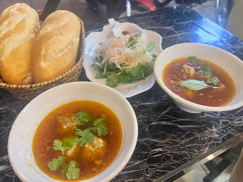 Hình ảnh Bánh mì xíu mại đà Lạt- cà phê RIO - 3