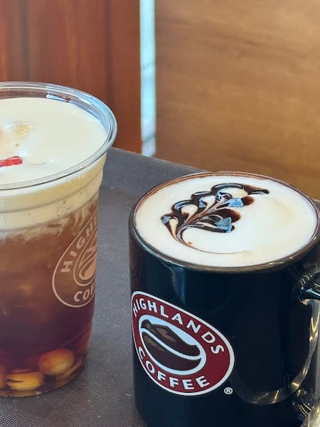 Hình ảnh Highlands Coffee Monbay Hạ Long - 2