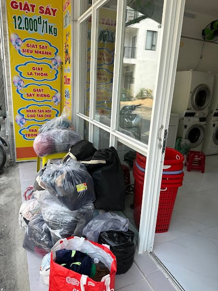 Hình ảnh Giặt Sấy Laundry-Thời Đại 12K/KG GIÁ RẺ - 3