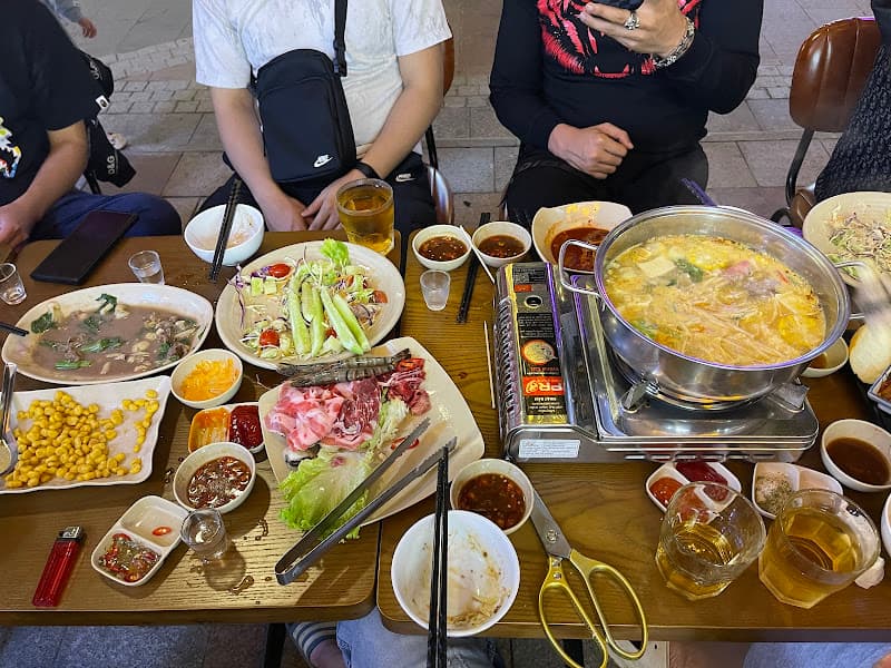 Hình ảnh Ninety-Two Coffee & Eatery Grand World - Venice - 2