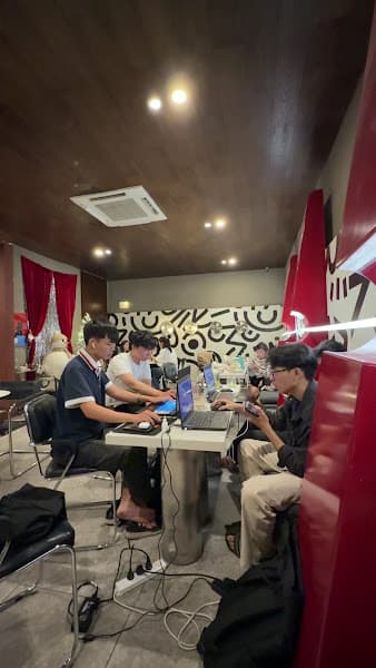 Hình ảnh CHUPCHIP COFFEE & CINNAMON ROLLS - 2