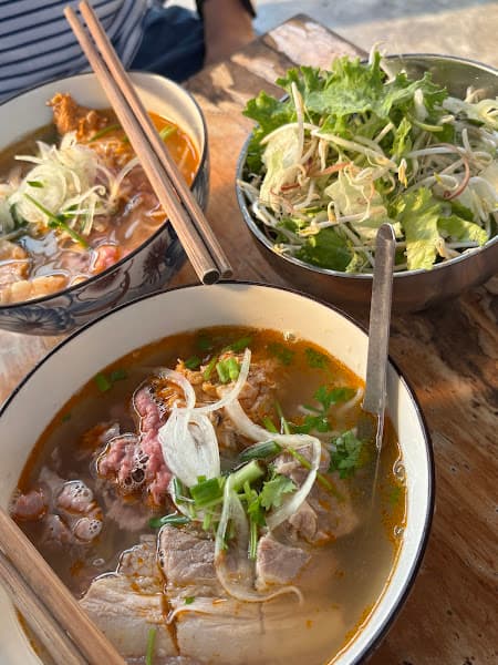 Hình ảnh Bún Bò Mụ Rơi (Bui Tre Vàng) - 3