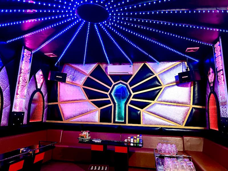 Ảnh bìa KARAOKE THẮNG ĐÔNG