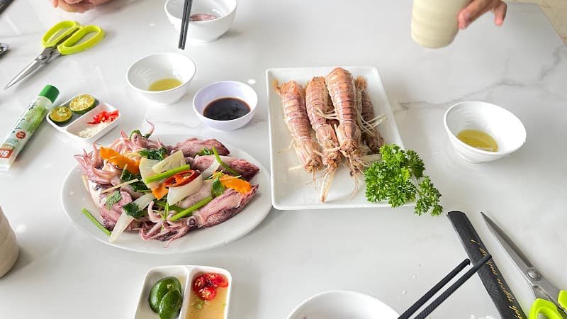 Hình ảnh Nhà Hàng Hải Sản Cát Bà Vũ Dương - 3