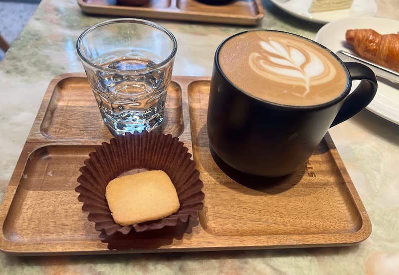 Hình ảnh Starbucks Reserve Diamond Plaza Hồ Chí Minh - 2