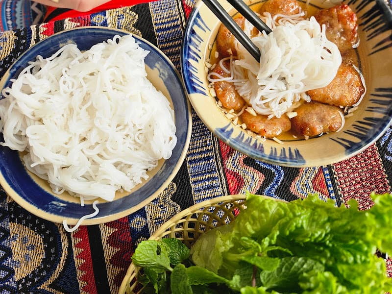 Hình ảnh Riverside Restaurant / Coffee - Cuisine in a Peaceful alley riverside - 2