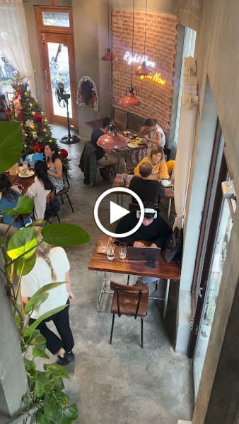 Hình ảnh The Hideout café - 3