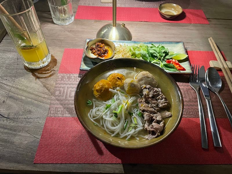 Hình ảnh Vị Huế Restaurant & Café - 4