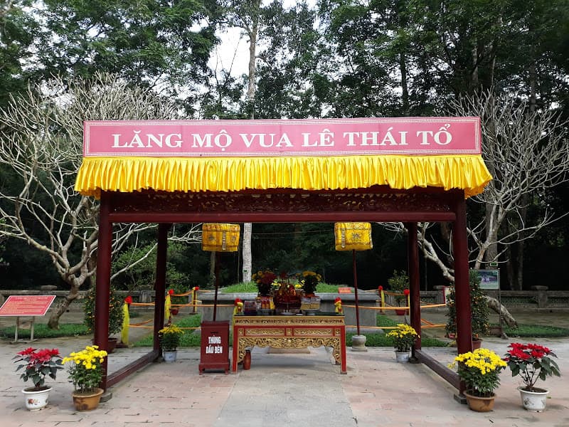Ảnh bìa Lăng mộ vua Lê Thái Tổ
