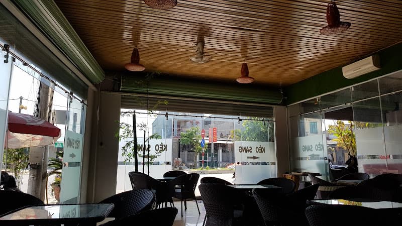 Quán Cà Phê Cỏ Lạ