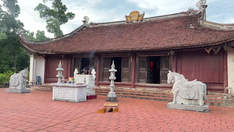 Hình ảnh Đền Cao thờ 5 thần họ Vương - 6