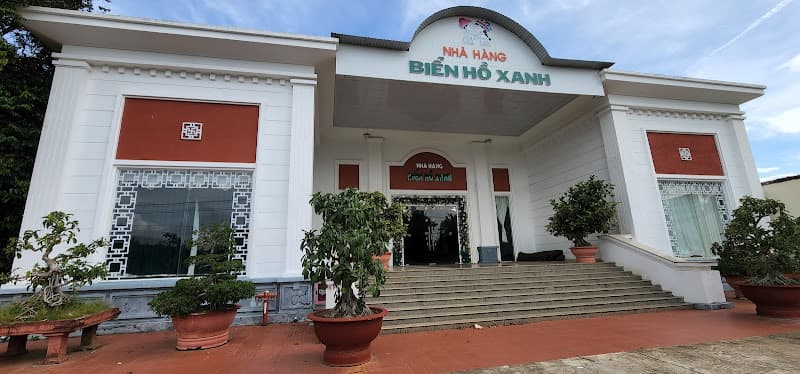 Nhà Hàng Biển Hồ Xanh