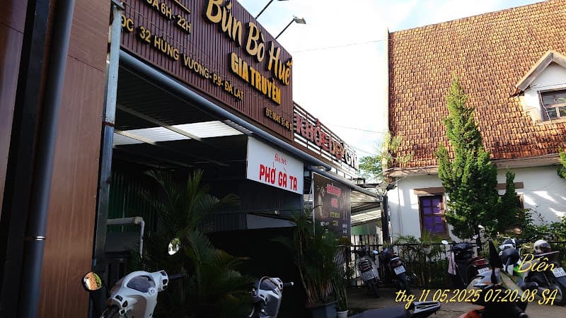 Ảnh bìa Bún Bò Huế Gia Truyền